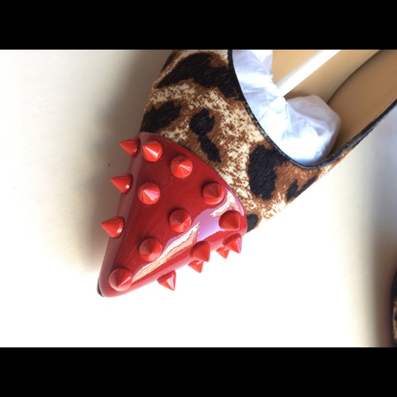 Red studs La Boutin like pumps - Picture 2 of 3
